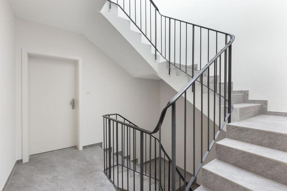 Thumbnail-Erstbezug nach Sanierung - stillvolle zweidrei Zimmer Wohnung