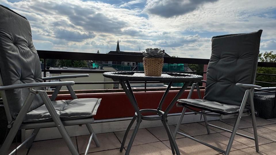 Thumbnail-2,5 Raum Penthouse-Wohnung voll ausgestattet neu