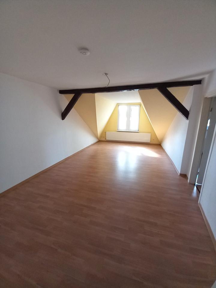 Thumbnail-Großzügige 2-Raum-Dachgeschosswohnung im schönen Altbau