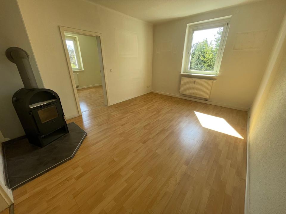 Thumbnail-Gemütliche 3-Zimmer-Wohnung in Zeitz mit Balkon und Kaminofen