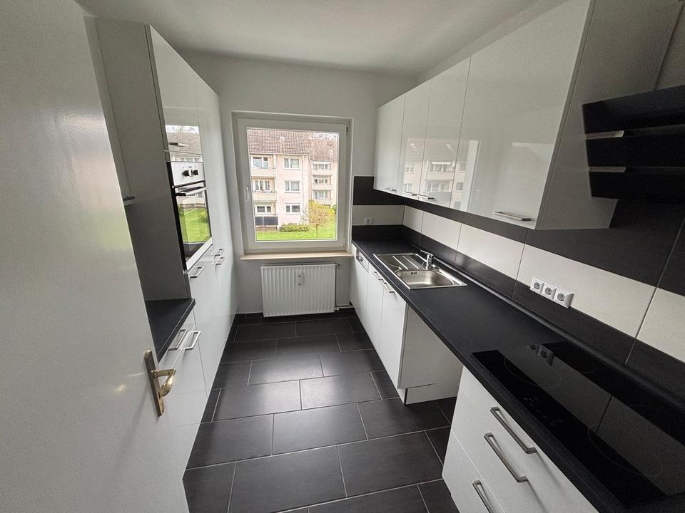 Thumbnail-Schicke 4-Zimmer-Wohnung mit Balkon im II OG zu vermieten