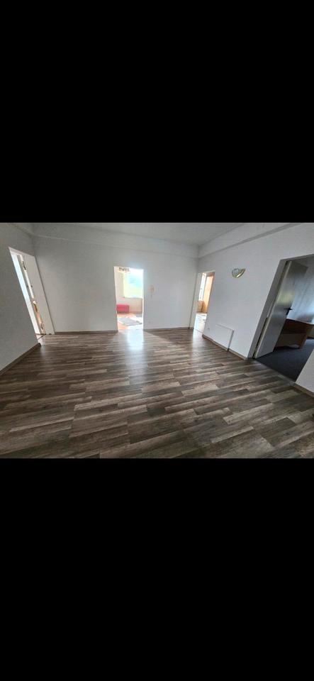 Thumbnail-6 Zimmer Wohnung in Hahausen3 Familien Haus