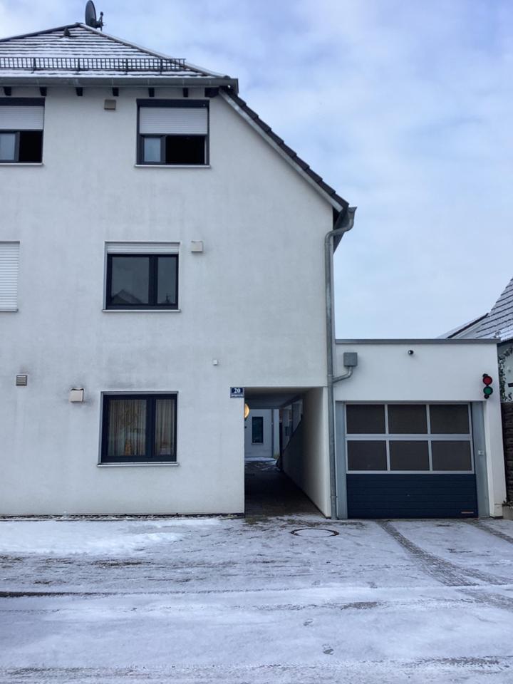 Thumbnail-Neu renovierte charmante Dachgeschosswohnung in Ingolstadt