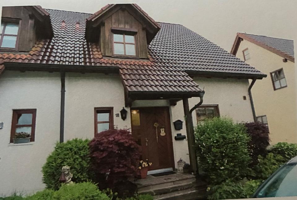 Thumbnail-Doppelhaushälfte mit Fertiggarage in Dinkelscherben