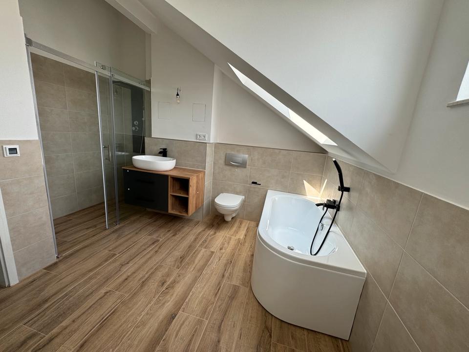 Thumbnail-2 Raum Wohnung Maisonette mit 2 Bäder, Dusche & Wanne Fußbodenh.