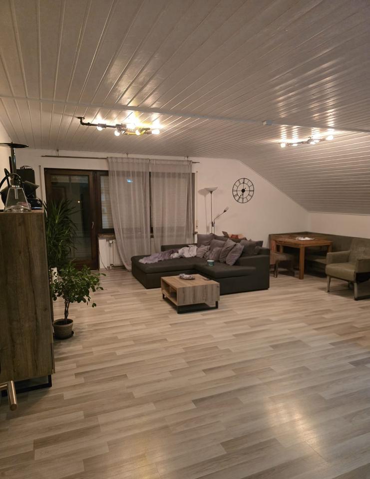 Thumbnail-Dachgeschosswohnung - 3 Zimmer - Großrinderfeld