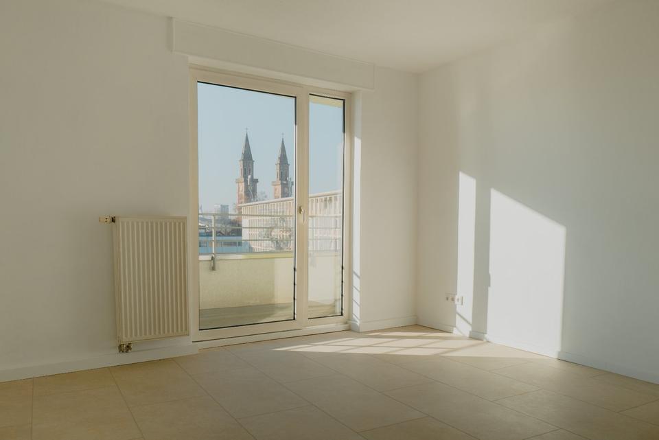 Thumbnail-Helle renovierte 3-Zimmer-Wohnung mit neuer Einbauküche (Video)