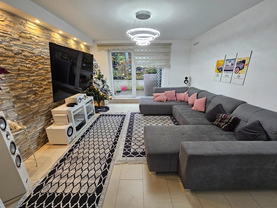 Thumbnail-Sanierte 4-Zimmer-Parterrewohnung mit Terrasse,Garten und Garage