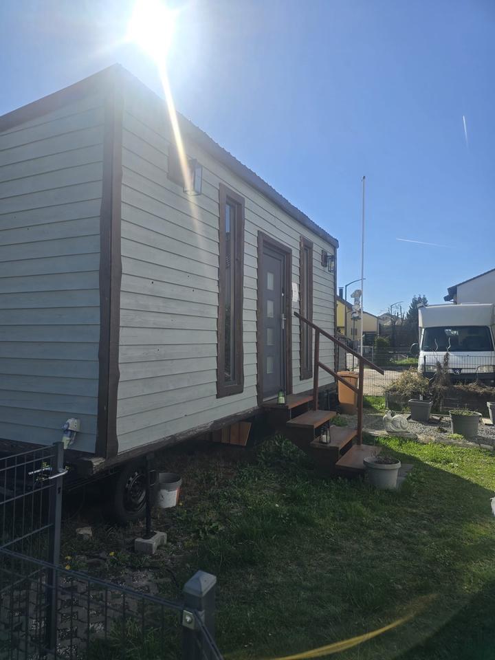 Thumbnail-Tiney House