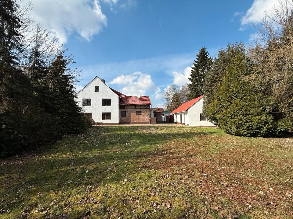 Thumbnail-Eckhaus in Einbeck (Niedersachsen) – 200 m² + 1.542 m²