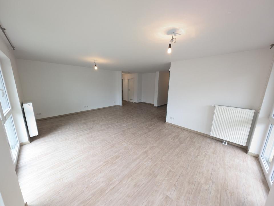 Thumbnail-Große 3,5 Zimmerwohnung mit 2 Balkonen und eigenem Garten