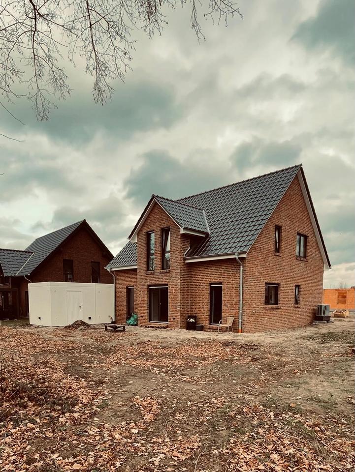 Thumbnail-Einfamilienhaus in MellendorfWedemark – Neubau 2025, Top-Küche,