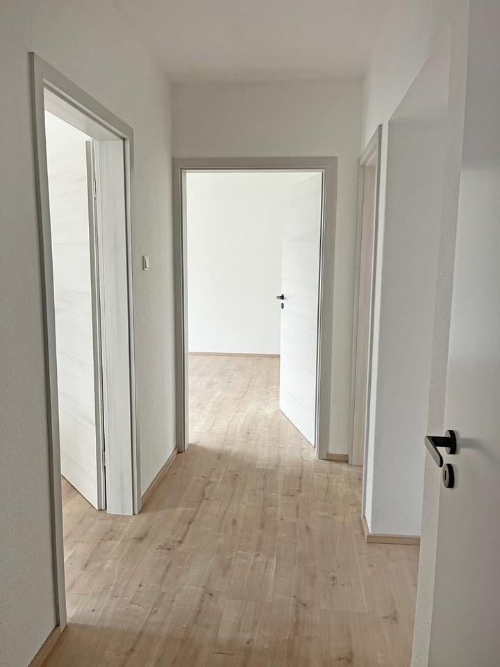 Thumbnail-Helle 2 ½ Zimmer-Wohnung mit Küche und Südbalkon in Löhne-Ort