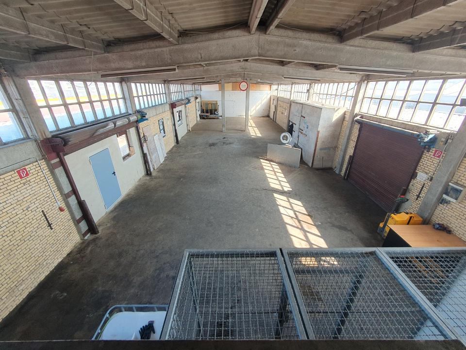 Thumbnail-300m² LAGERHALLE ZU VERMIETEN - PROVISIONSFREI