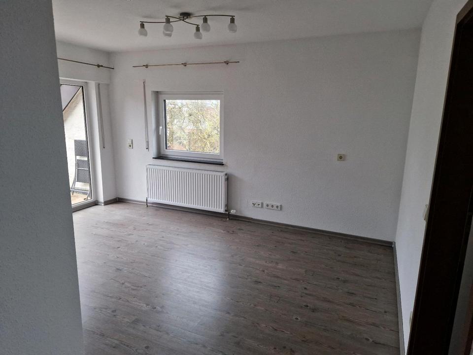 Thumbnail-Vermiete DG-Wohnung mit EBK u. Balkon in Mögglingen