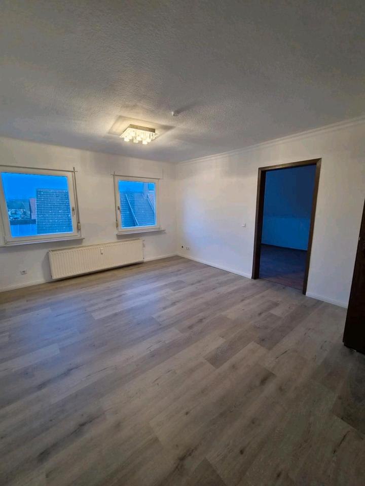 Thumbnail-Helle 3 Zimmer Wohnung mit großer Dachterrasse