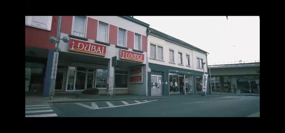 Thumbnail-Ein Haus mit 2 Wohnungen und Laden zu verkaufen