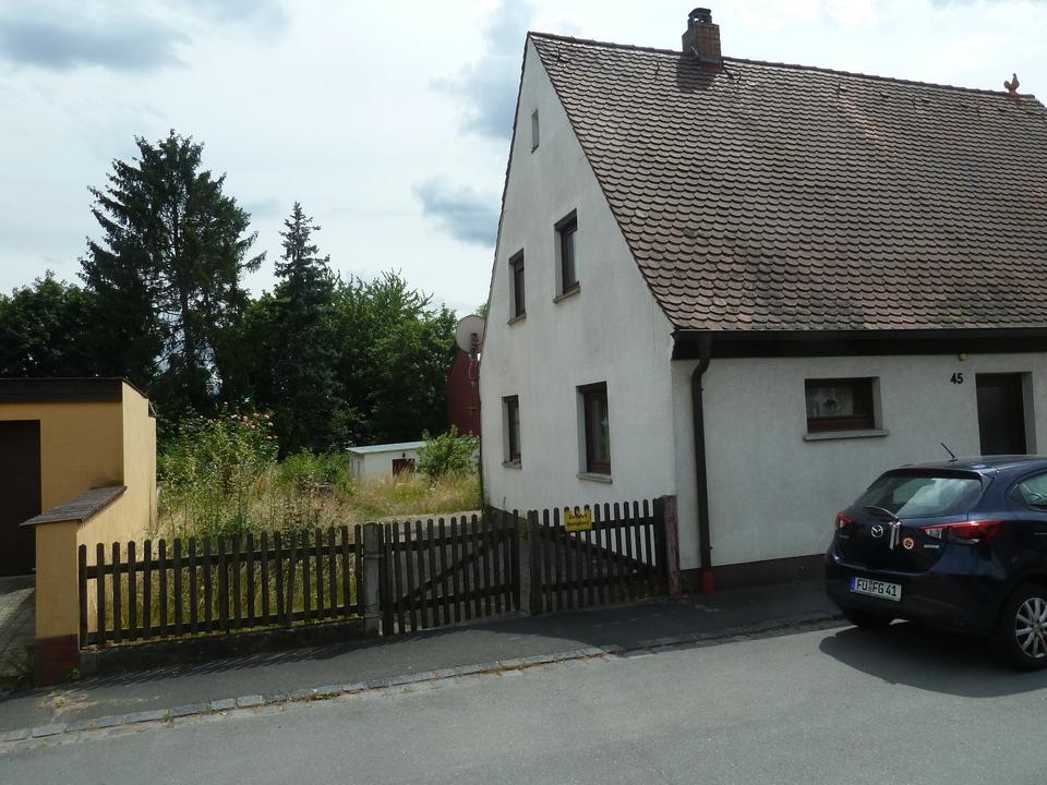 Thumbnail-Grundstück in zentraler ruhiger Lage m. Altbestand DHH renovierun