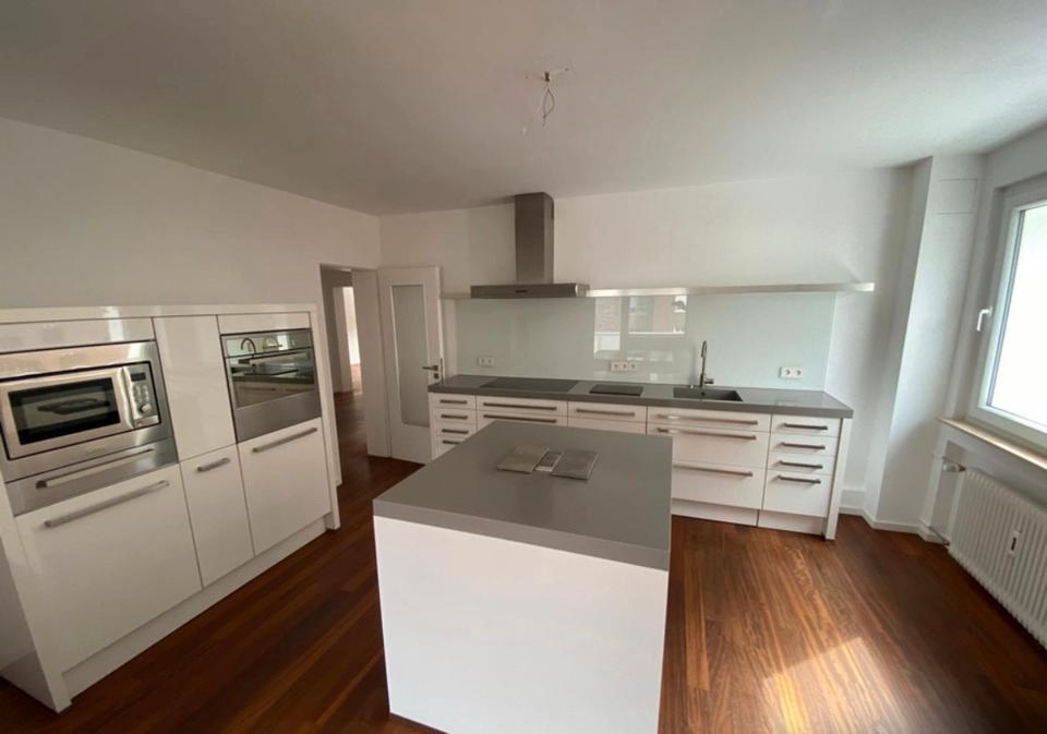 Thumbnail-Elegante 4-Zimmerwohnung mit Dachterrasse in Düsseldorf-Niederkas