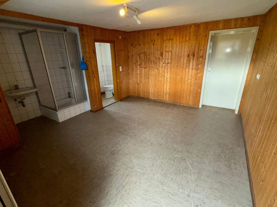 Thumbnail-GEMÜTLICHE 1ZW (SOUTERRAIN) IN HOHENRODA-MANSBACH ZU VERMIETEN! [HMR-O55E07]