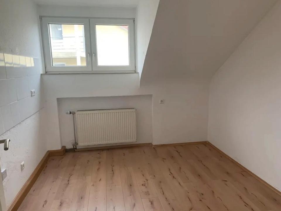 Thumbnail-3,5-Zimmer-Dachgeschosswohnung in ruhiger Lage zu vermieten.