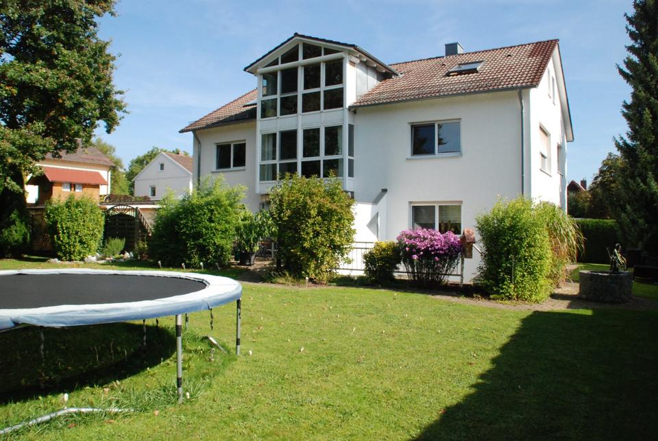 Thumbnail-3-Familienhaus in idyllischer Straßenendlage und großem Garten