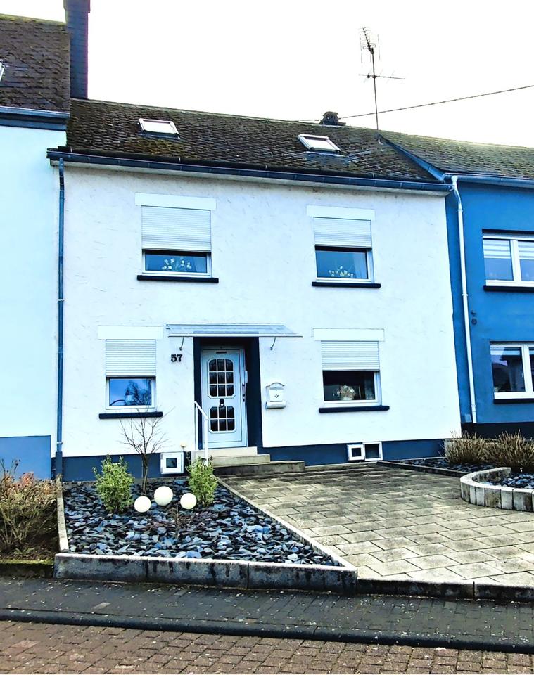 Thumbnail-Massives Einfamilienhaus mit Potenzial in zentraler Lage