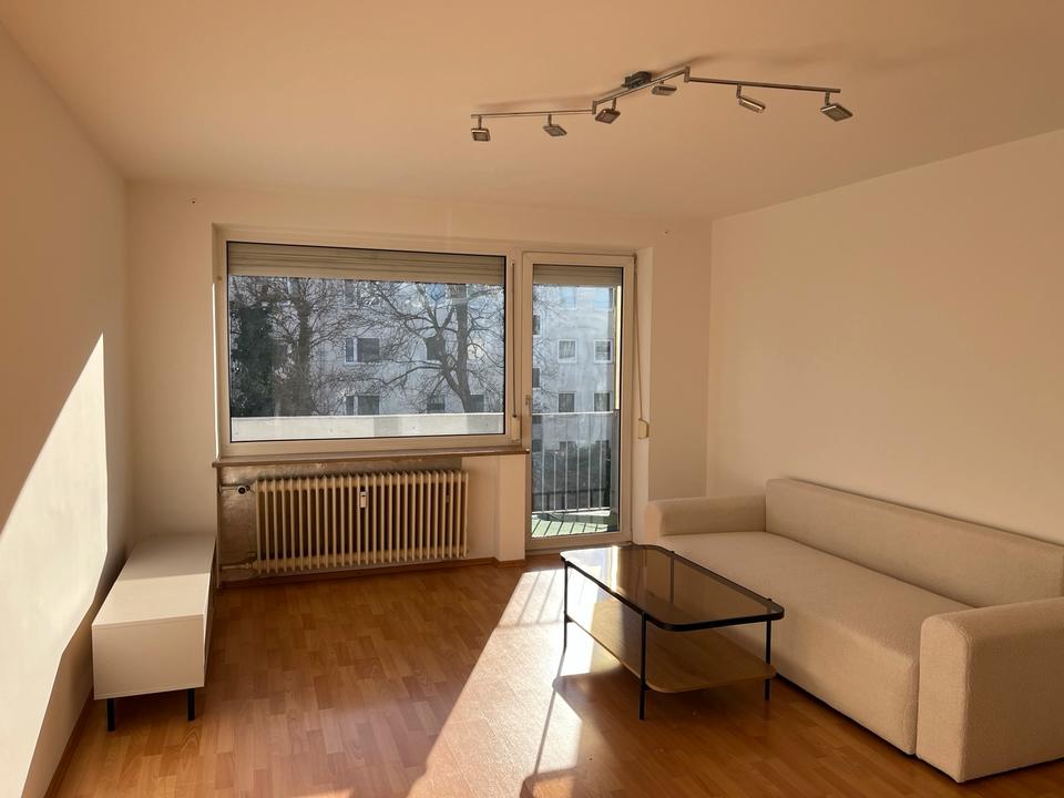 Thumbnail-Neu möblierte und sehr ruhige 2-Zimmer Wohnung in Milbertshofen