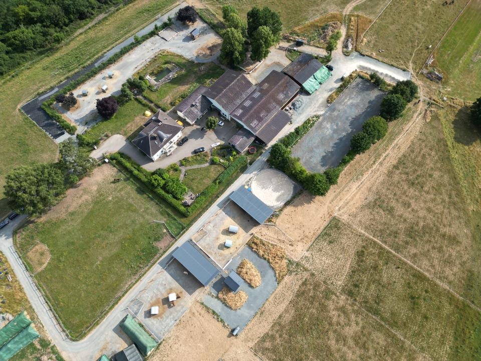 Thumbnail-Gehobenes Ambiente! 100 qm Wohnung auf Pferdehof mit Schwimmteich