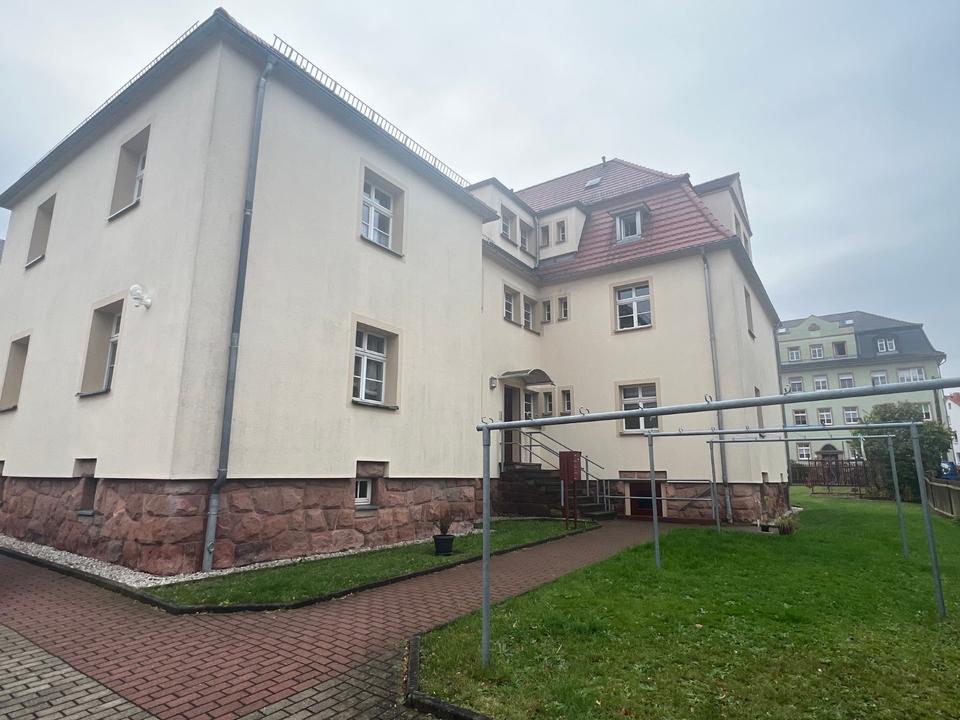 Thumbnail-ATTRAKTIVE 3-RAUM-EG-WOHNUNG MIT STELLPLATZ IN ROCHLITZ – FRISCH RENOVIERT AB 01.06.2026