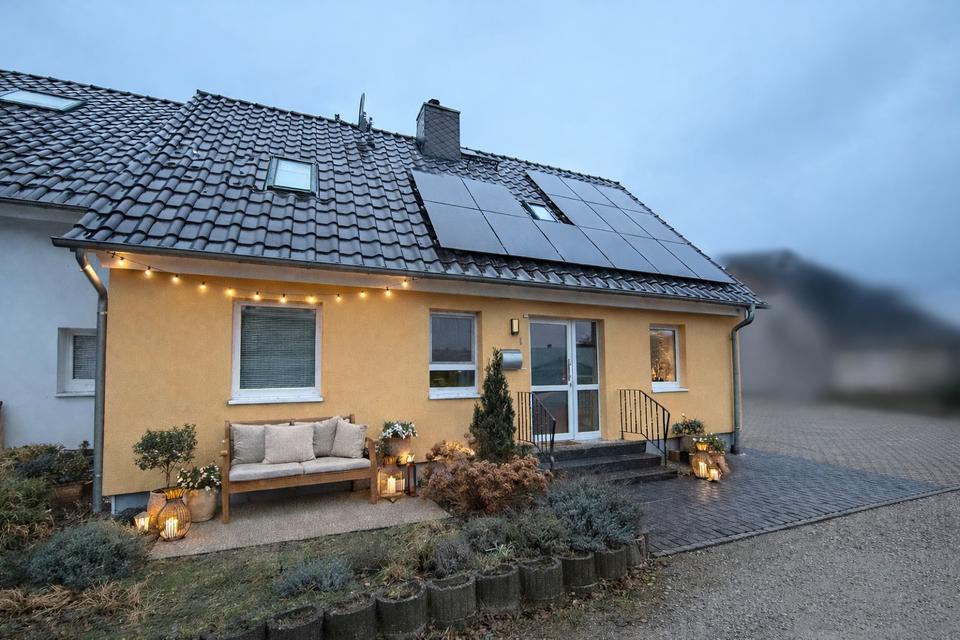 Thumbnail-Gepflegte Doppelhaushälfte in Tostedt mit PV-Anlage, Garage u.v.m