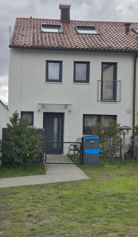 Thumbnail-Reihenendhaus mit großem Garten