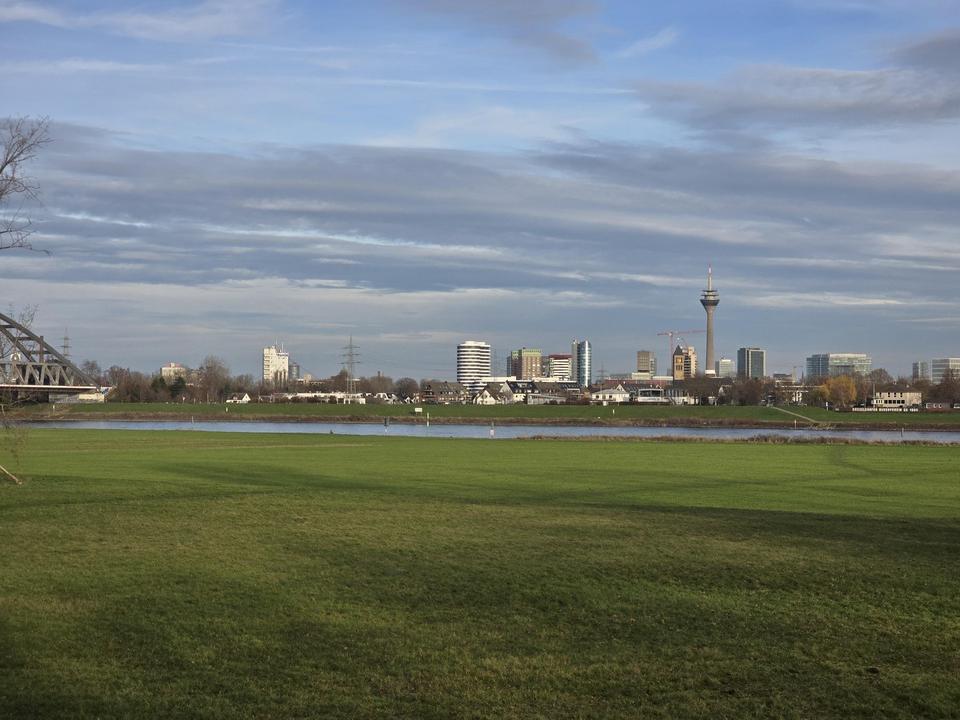Thumbnail-Top Appartement mit Balkon am Neusser Rheinpark-Center
