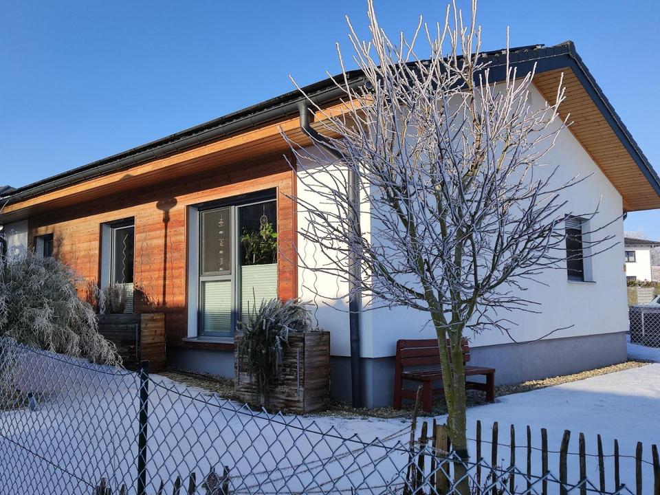 Thumbnail-Bungalow mit angelegtem Grundstück, Carport u Fasssauna