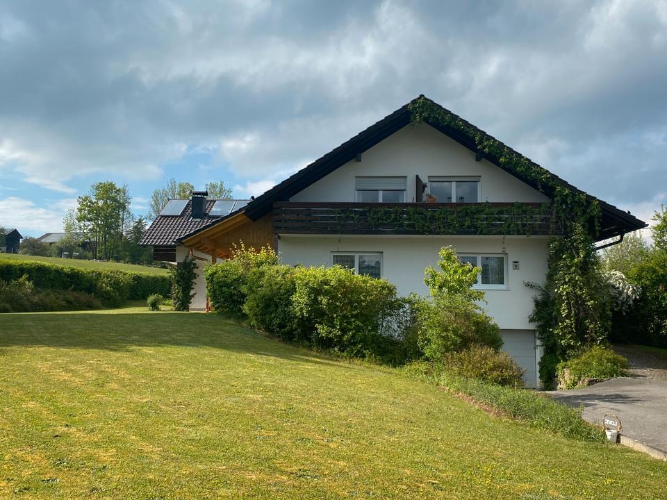 Thumbnail-Idyll. Anwesen 360 m², 6 WE & 3.000 m² in Dorfrandlage von privat