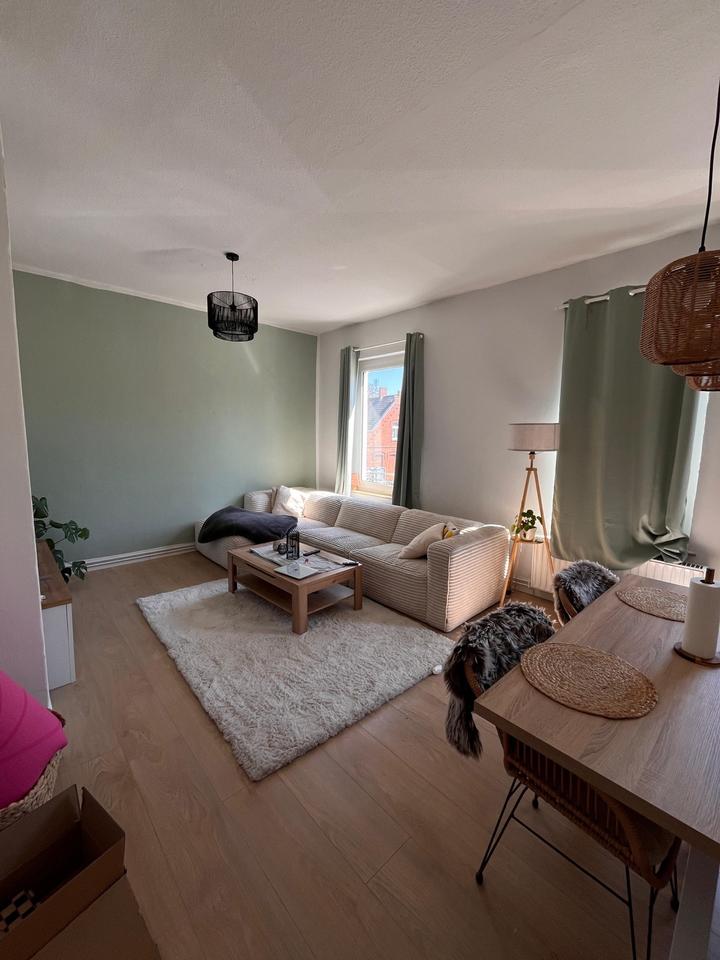 Thumbnail-Individuelle Altbauwohnung mit Balkon - zentral