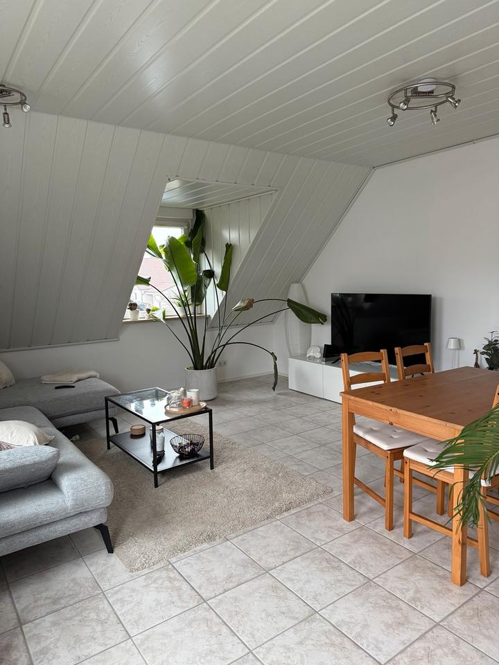 Thumbnail-3-Zimmer DG Wohnung mit Balkon in Grafenrheinfeld zu vermieten