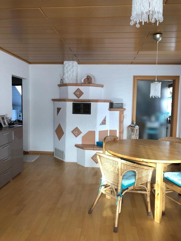 Thumbnail-DG-Wohnung mit EBK und Kachelofen in Oberwinden