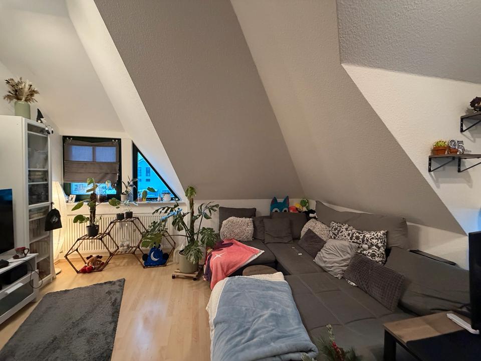 Thumbnail-2-Zimmer-Dachgeschosswohnung mit Einbauküche + E Geräte + E-Lade