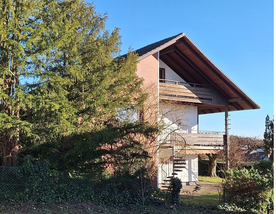 Thumbnail-Hochwertiges 1-Fam.-Haus mit viel Platz und traumhafter Fernsicht