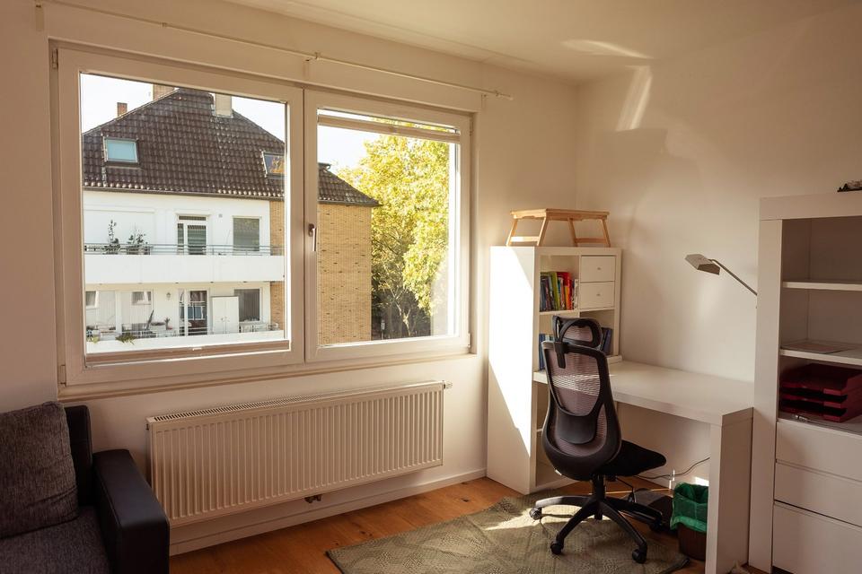 Thumbnail-Lichtdurchflutete Traumwohnung Voll möbliert, Süd-Balkon Ruhig