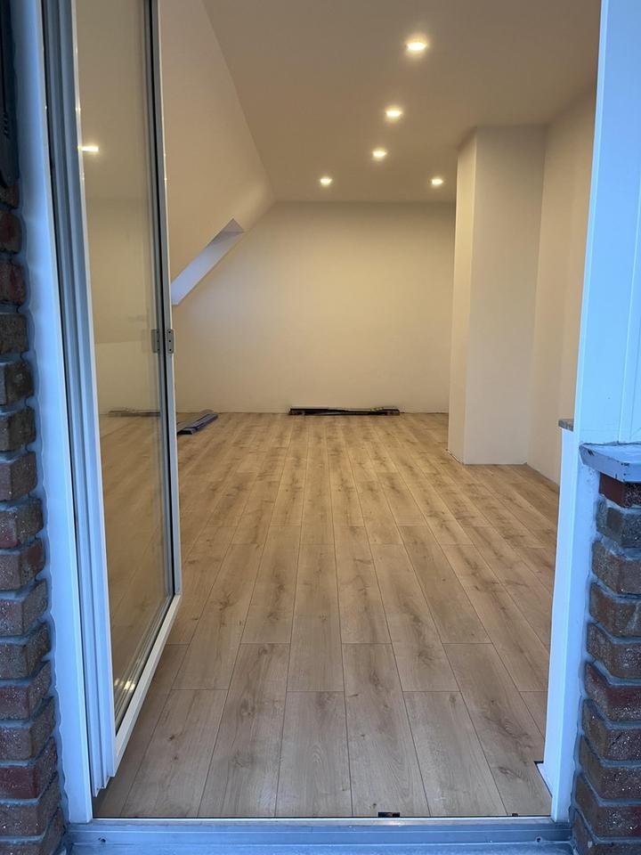 Thumbnail-2 ZKB, Dachgeschosswohnung mit Balkon (Hausberge)