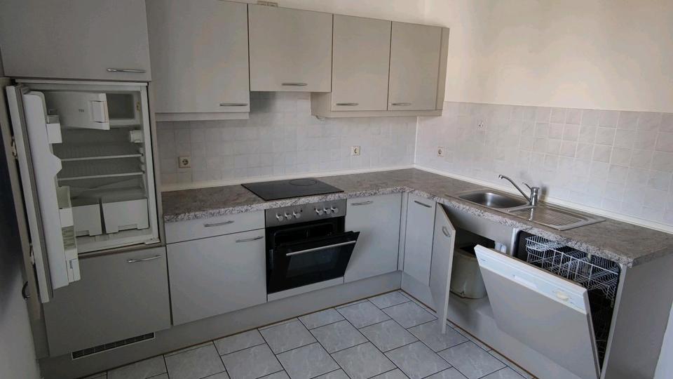 Thumbnail-Helle, renovierte 1-Zimmer-Wohnung mit Wanne & Einbauküche