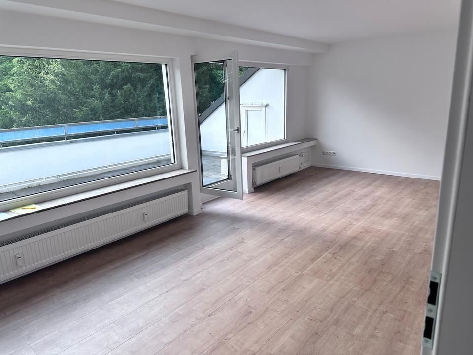 Thumbnail-Lichtdurchflutete 2,5-Zimmer-Wohnung mit Balkon und EBK