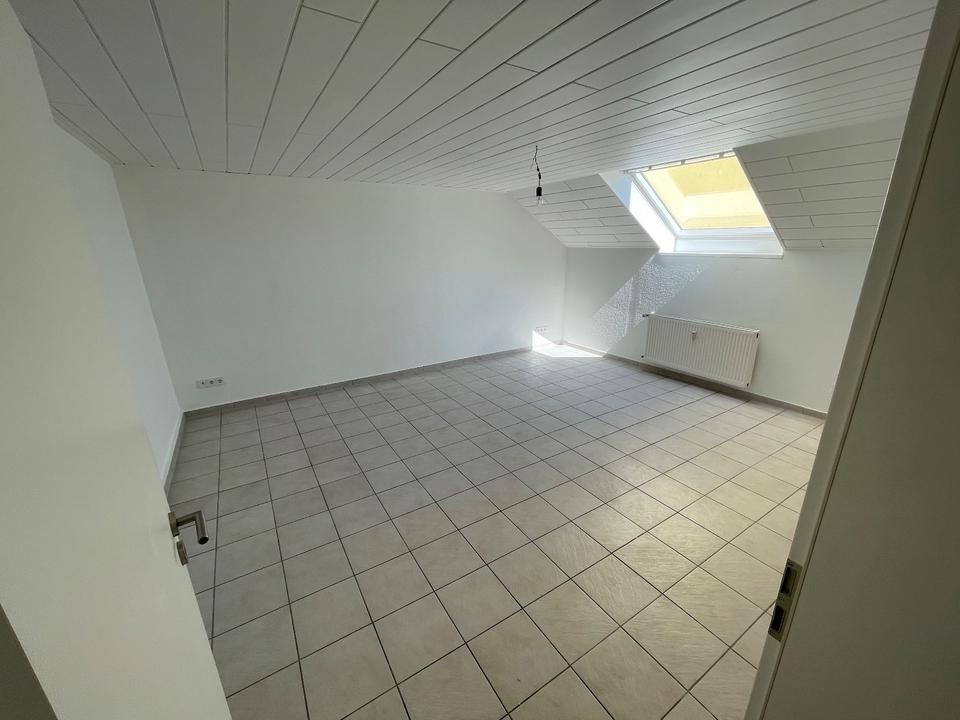 Thumbnail-*Provisionsfrei* 3-Zimmer Wohnung in kleiner Wohneinheit + Garage