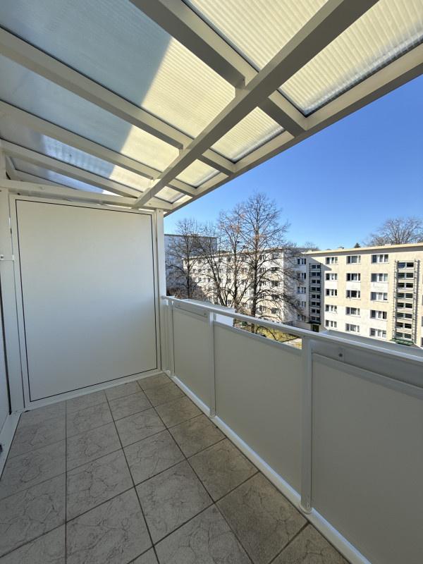 Thumbnail-Großer Balkon Bad mit Fenster