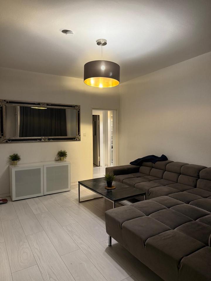 Thumbnail-Schöne möblierte Zwei Zimmer Wohnung mit Balkon,Internet & Parkp