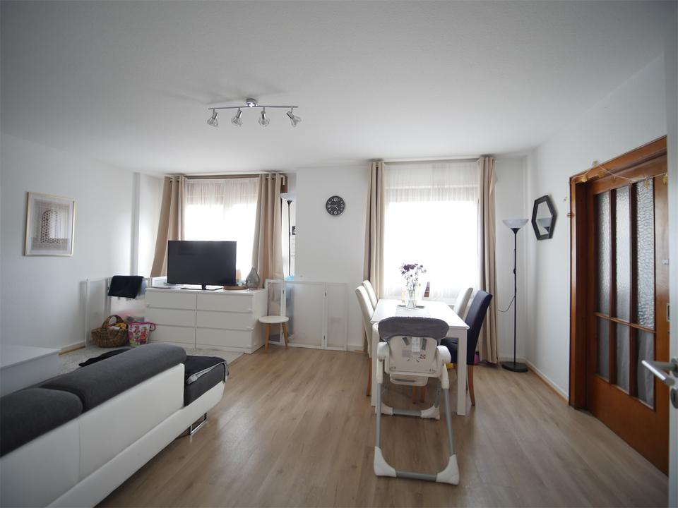 Thumbnail-Helle 2-3 ZKB im 1. OG mit Balkon