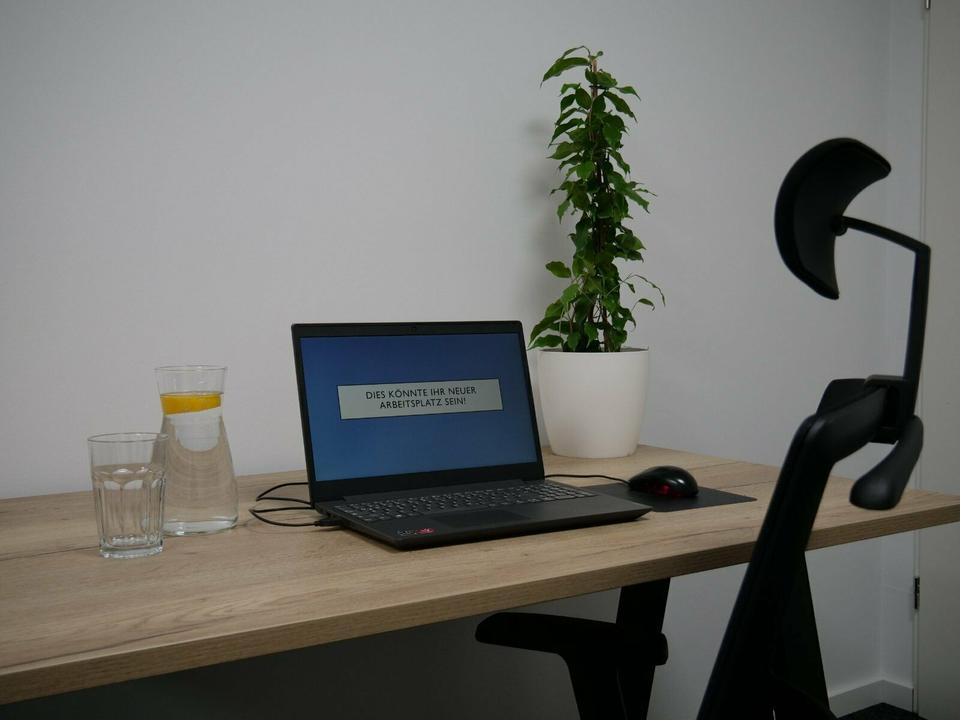 Thumbnail-Eigener Schreibtisch „fixed desk“ in Gemeinschaftsbüro mit max. 5 Personen im Business Center inkl. Klimaanlage