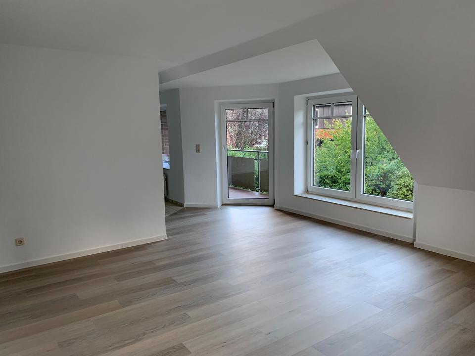 Thumbnail-Schöne helle Dachgeschoss-Wohnung ab 01.07.2026 zu vermieten!!!